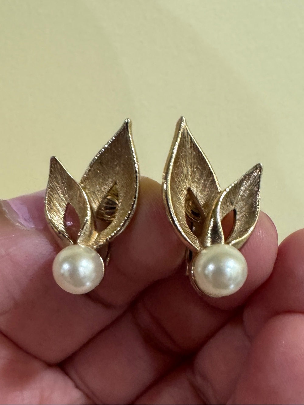 Sarah Cov. Gold Leaf Pearl clip on  Earrings - Women's Fashion Jewelry